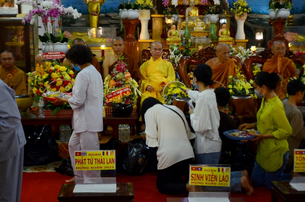 Nồng ấm tết Bunpimay của du học sinh, cán bộ nhân viên Lào tại Đà Nẵng