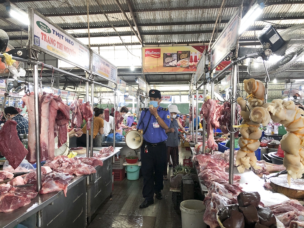 Dùng phiếu đi chợ để chống dịch, người dân Đà Nẵng tuân thủ nghiêm ngặt
