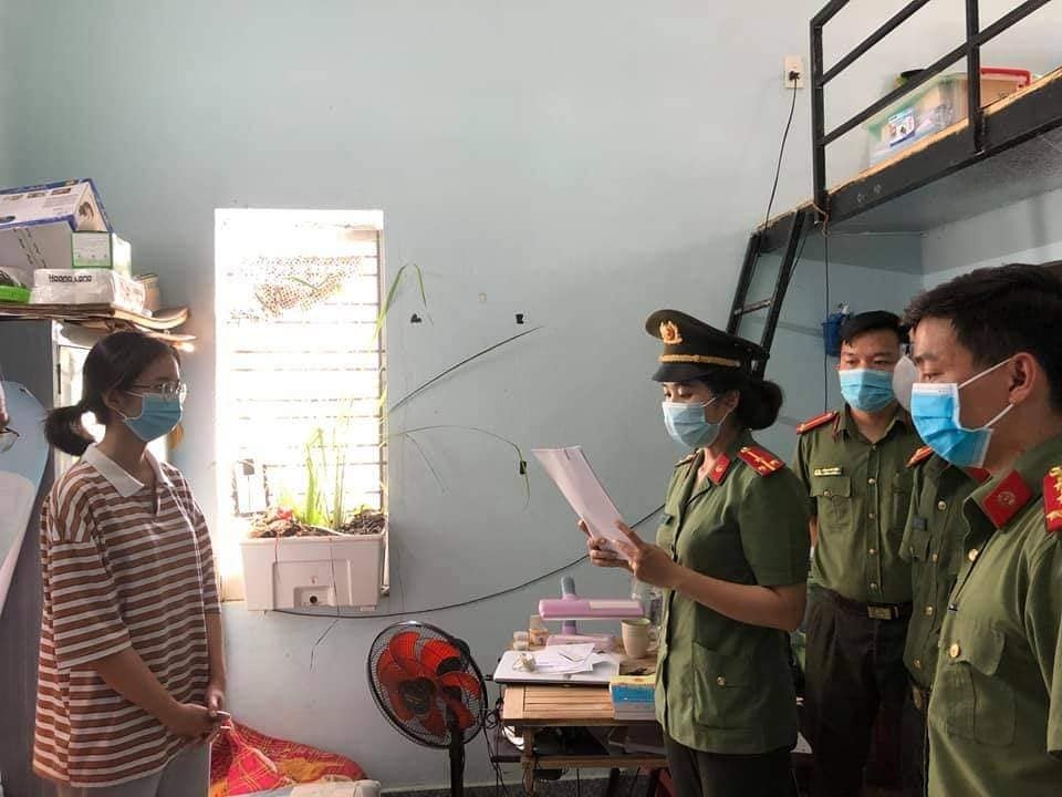 Hai cô gái tại Đà Nẵng bị bắt vì đưa chuyên gia “rởm” vào Việt Nam