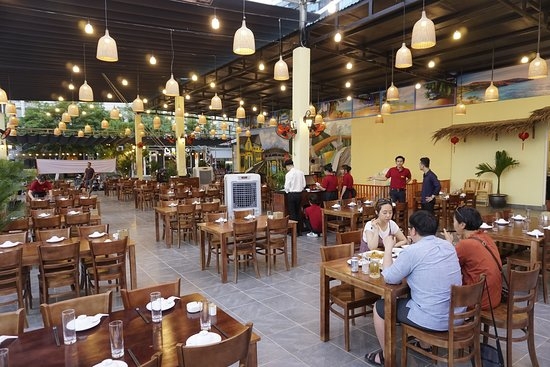 Đà Nẵng cho phép tắm biển, các nhà hàng và cơ sở kinh doanh hoạt động trở lại