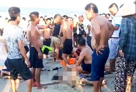 Ba người chết đuối thương tâm tại bãi biển Thống Nhất (Quảng Nam)