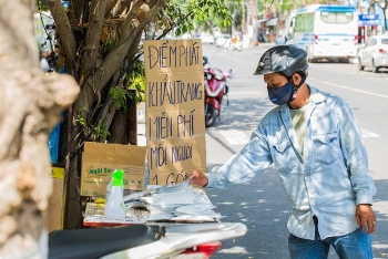 da nang nhieu diem phat khau trang mien phi cho nguoi dan