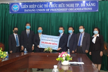 Tổng Lãnh sự quán Trung Quốc tại Đà Nẵng trao 200 triệu đồng ủng hộ phòng chống dịch Covid-19