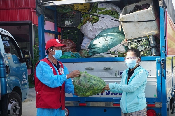 Người dân Quảng Nam gom rau, góp gạo hỗ trợ Đà Nẵng