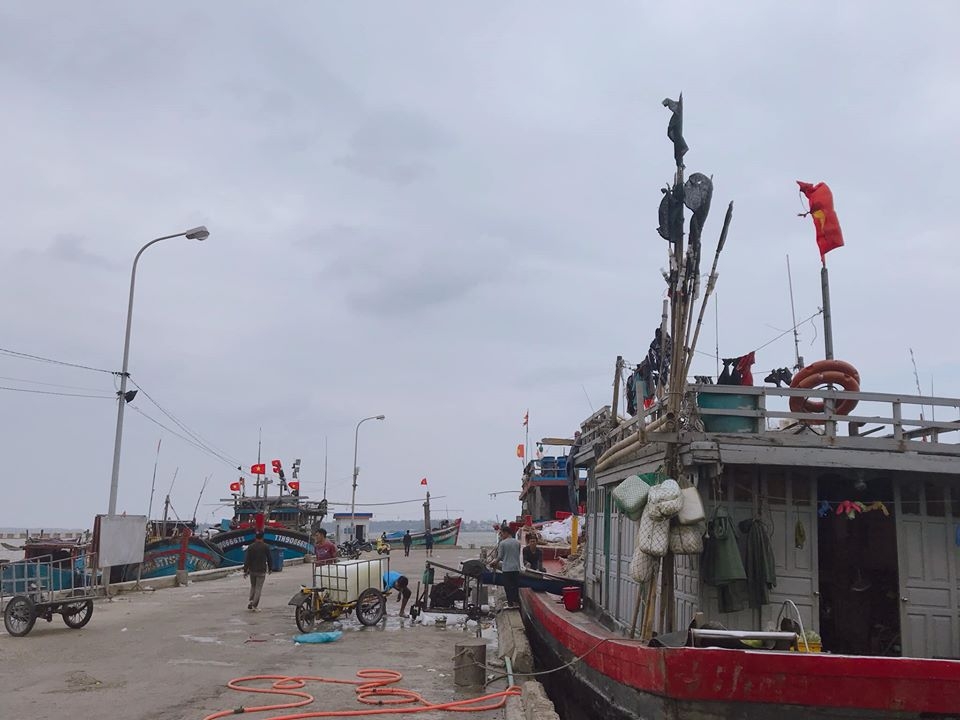 Vẫn còn hàng ngàn ngư dân đang trong khu vực nguy hiểm ở vùng biển Quảng Nam