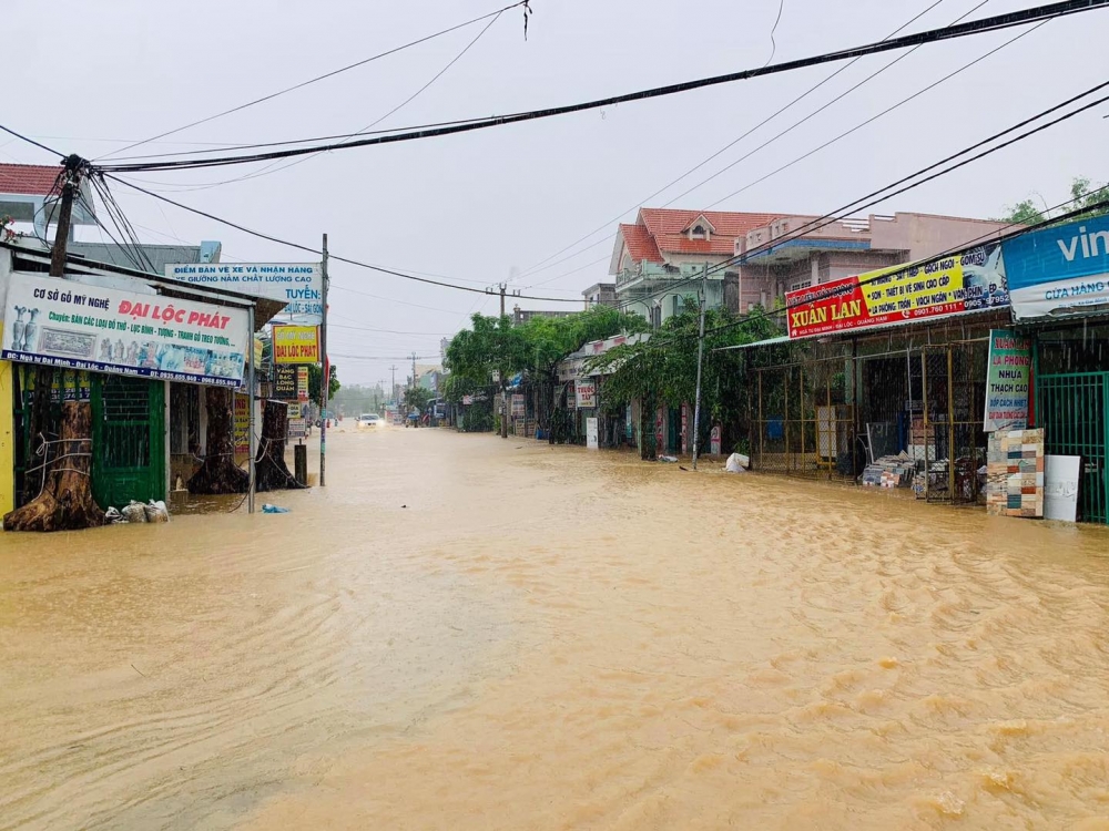 Quảng Nam, Đà Nẵng cảnh báo khẩn di dân khỏi vùng nguy hiểm