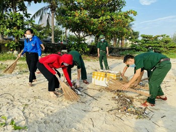 da nang quan dan chung tay lam sach moi truong bien