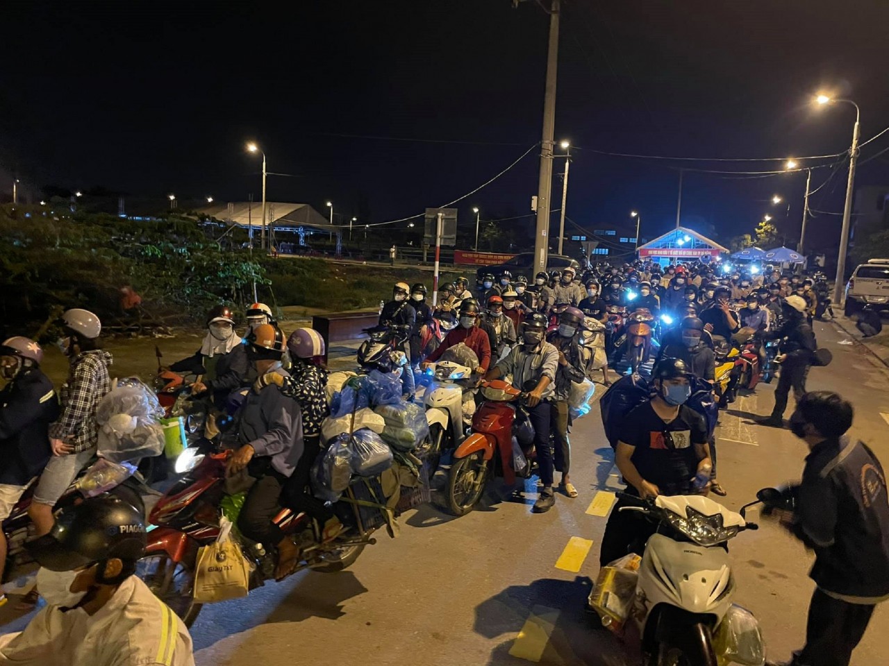 Ấm áp tình người trên hành trình hồi hương Ấm áp tình người trên hành trình hồi hương