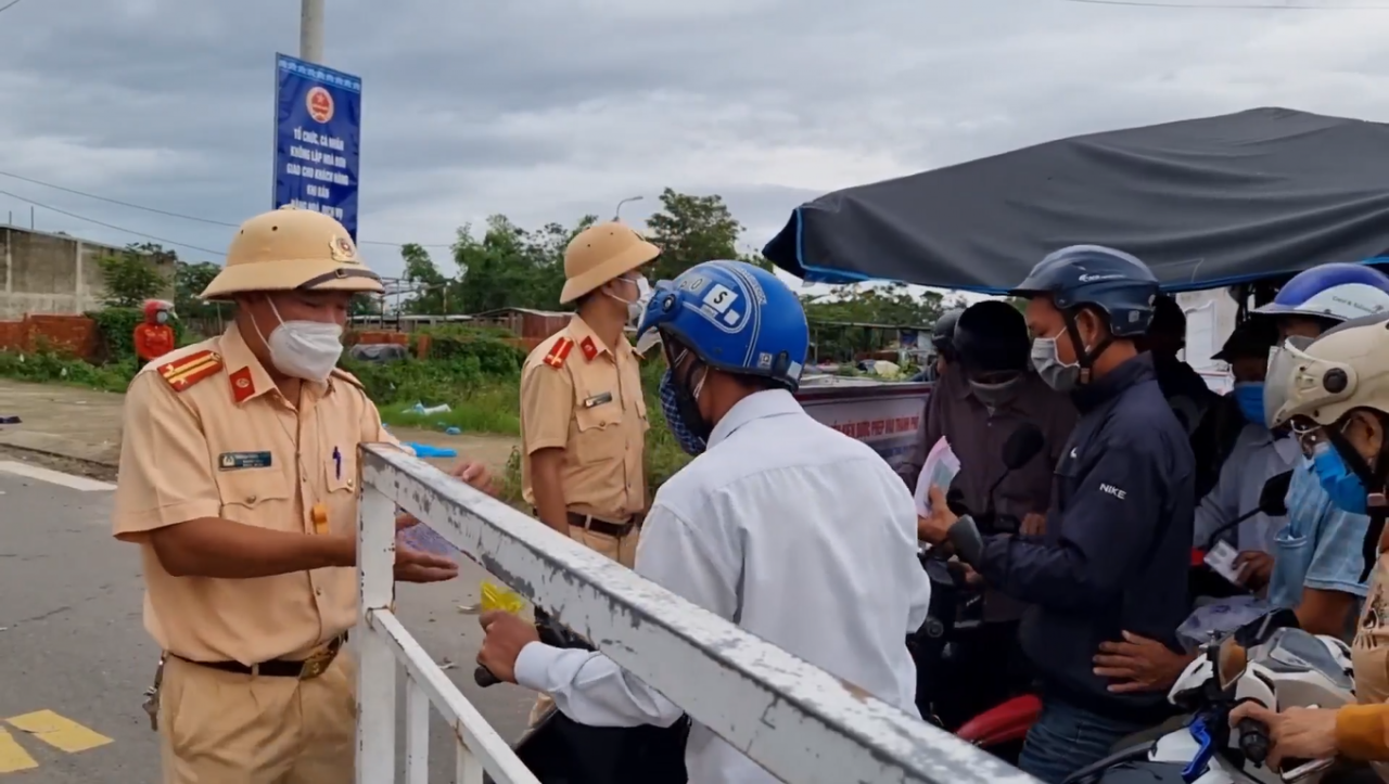 Đà Nẵng bỏ giấy xét nghiệm, tạo thuận lợi cho người dân di chuyển thuận lợi trong ngày