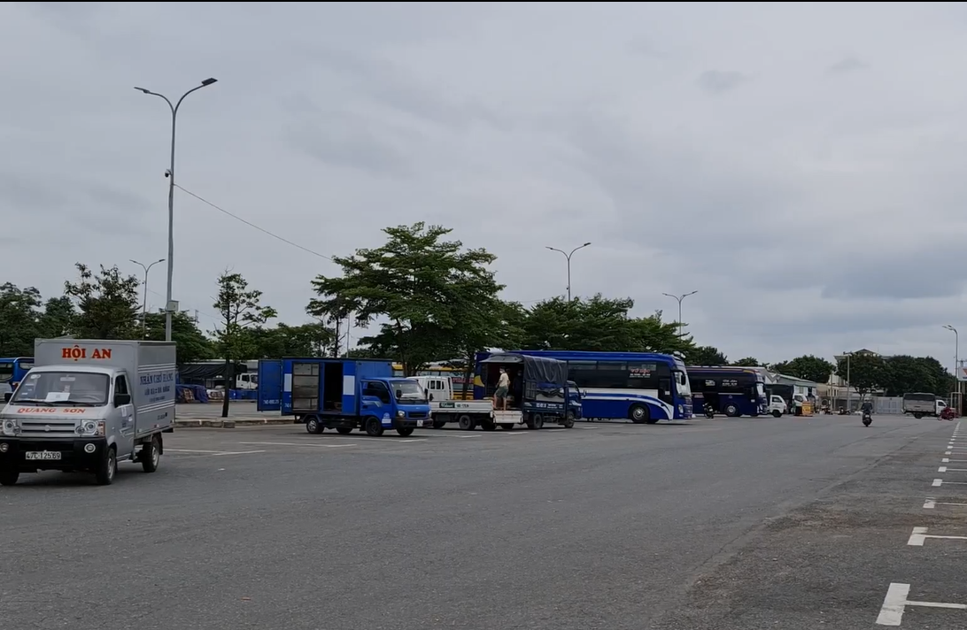 Bến xe Đà Nẵng vẫn vắng tanh dù xe khách liên tỉnh được hoạt động