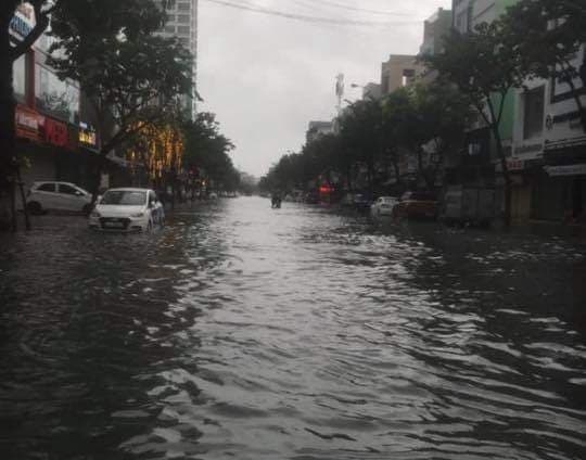 pho da nang sang cuoi tuan bong hoa thanh song