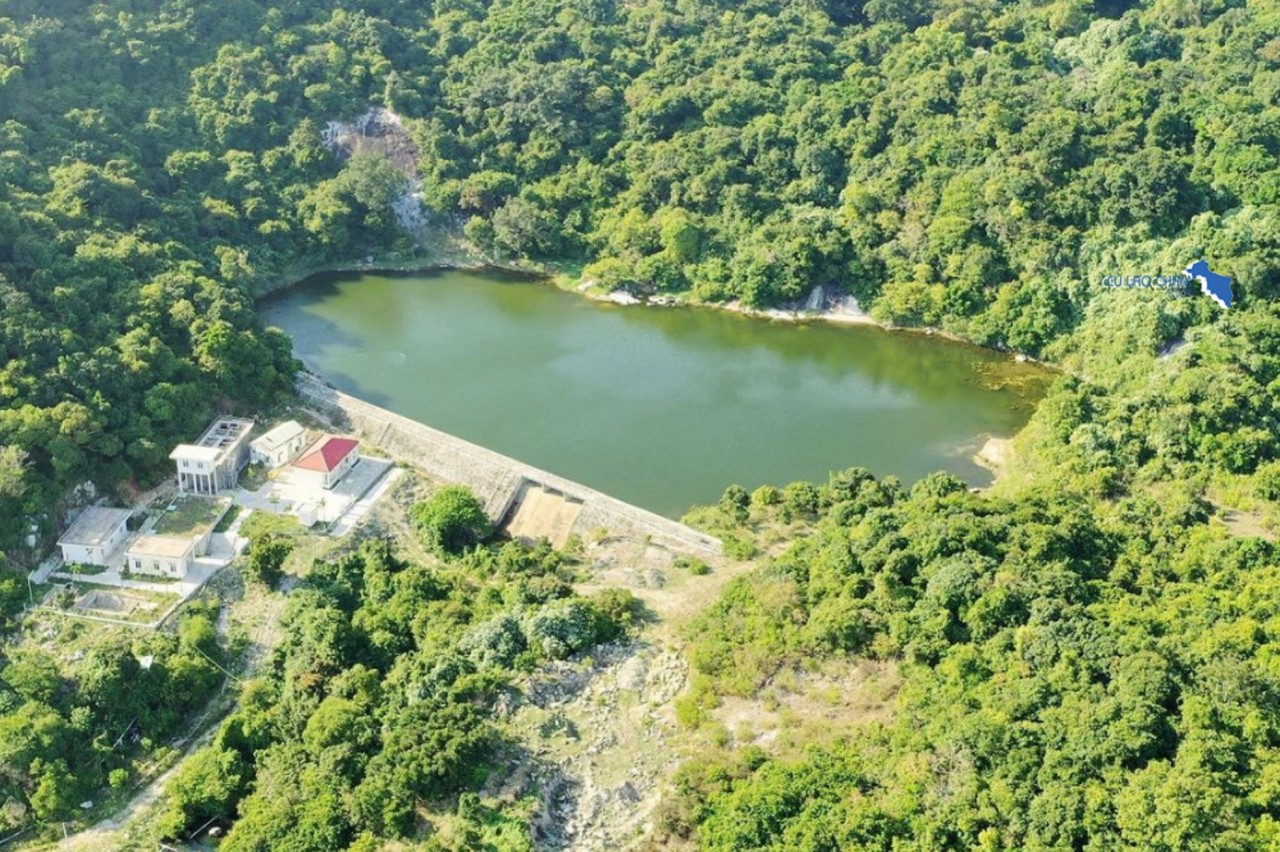 Cù Lao Chàm: Ra quân nạo vét, vệ sinh hồ chứa nước ngọt lớn nhất trên đảo