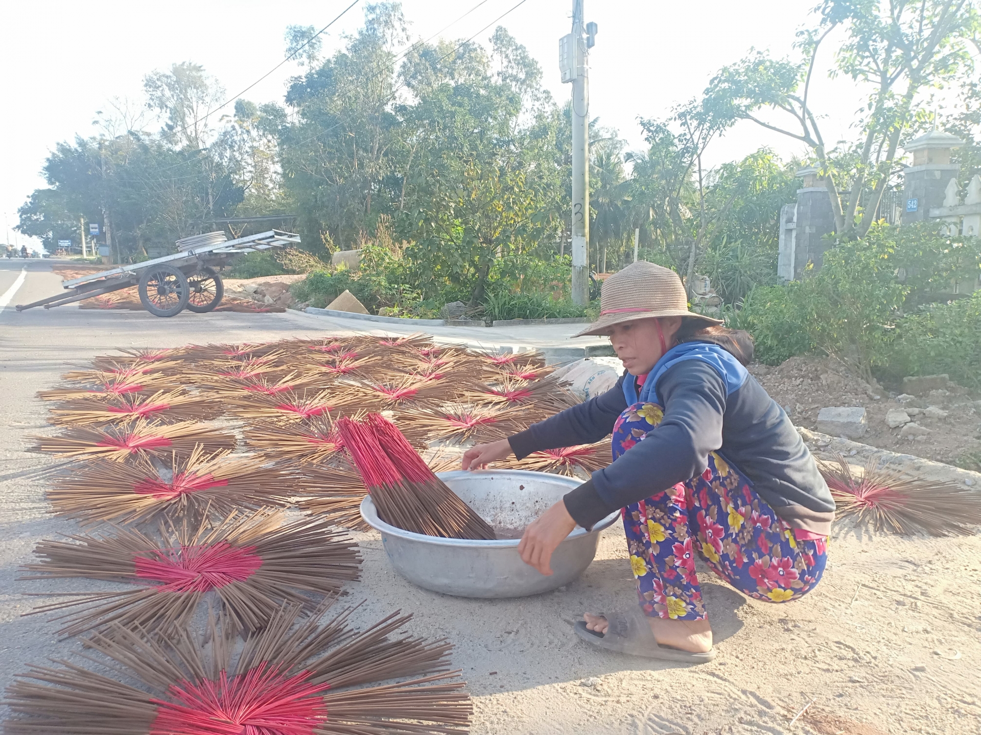 lang huong truyen thong xu quang tat bat vao vu tet