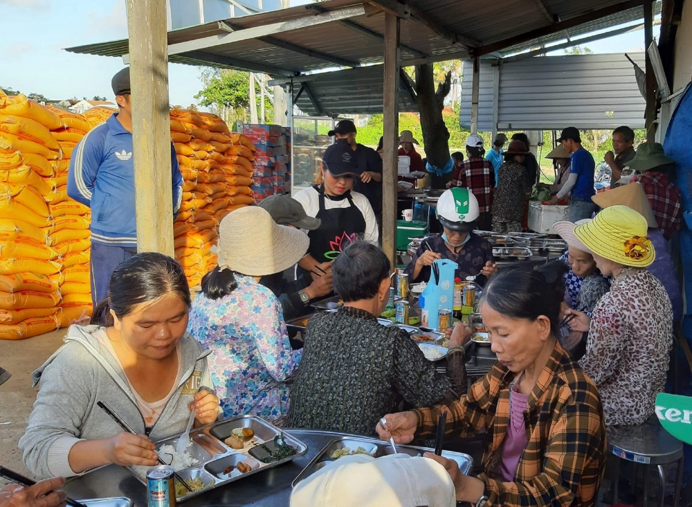 Quán cơm chay 5.000 đồng giúp hàng trăm người nghèo no bụng mỗi ngày ở Đà Nẵng