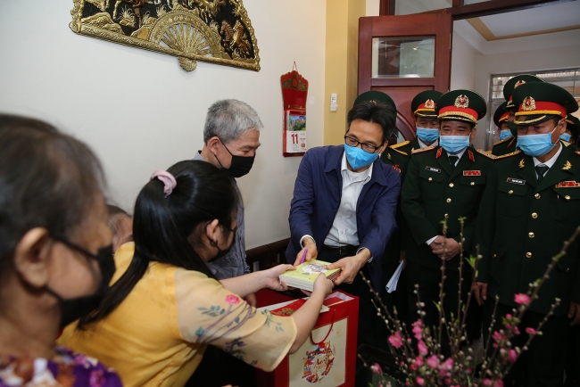 Tất niên đặc biệt ở “khu dân cư chiến đấu”