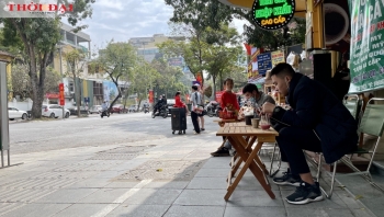 Hà Nội yêu cầu quán ăn vỉa hè, cà phê đóng cửa từ Mùng 5 Tết