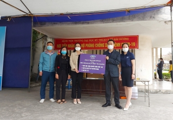 Ford Việt Nam hỗ trợ phương tiện vận chuyển và trang thiết bị y tế cho Hải Dương