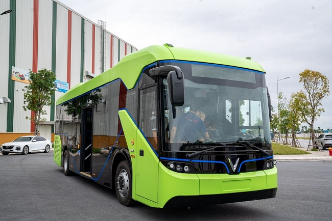 Việt Nam cần phải chọn hướng đi đúng để phát triển ô tô điện
