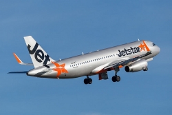 Sắp nhận thêm 5 tàu bay mới hiện đại, Jetstar quên vụ "rách bươm"?