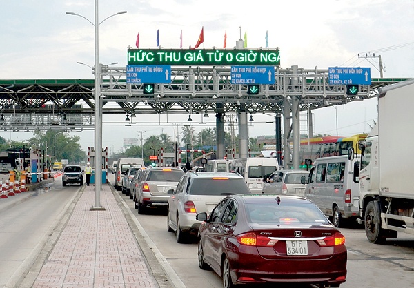 Bị dừng thu phí, vì sao các doanh nghiệp BOT phản ứng?