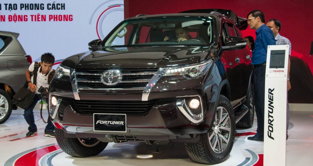 toyota fortuner voi nghich ly gia chi tang chu khong giam