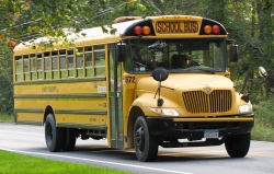 Xe Bus đưa đón học sinh Mỹ an toàn như thế nào?