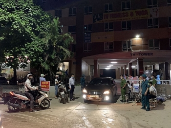 Hà Nội: Phong tỏa 2 tòa chung cư gần 500 hộ vì COVID-19