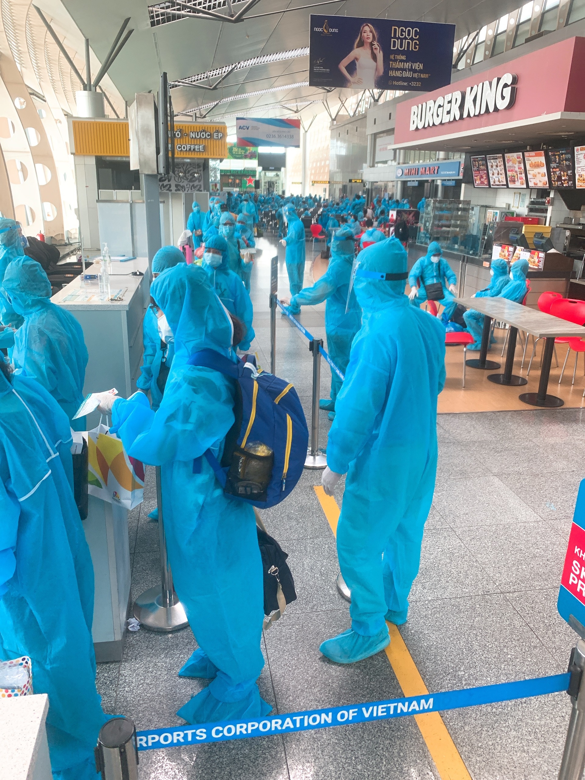 Hơn 200 du khách mắc kẹt ở Đà Nẵng đã về TP Hồ Chí Minh