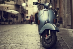 Vì sao xe Vespa "cổ" bị cấm lưu hành tại Italia?