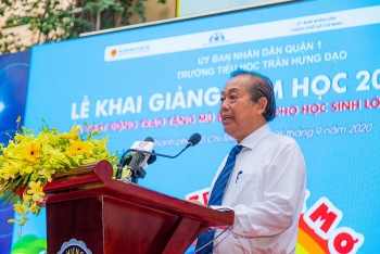 phat dong chuong trinh trao tang mu bao hiem cho hoc sinh lop 1 toan quoc