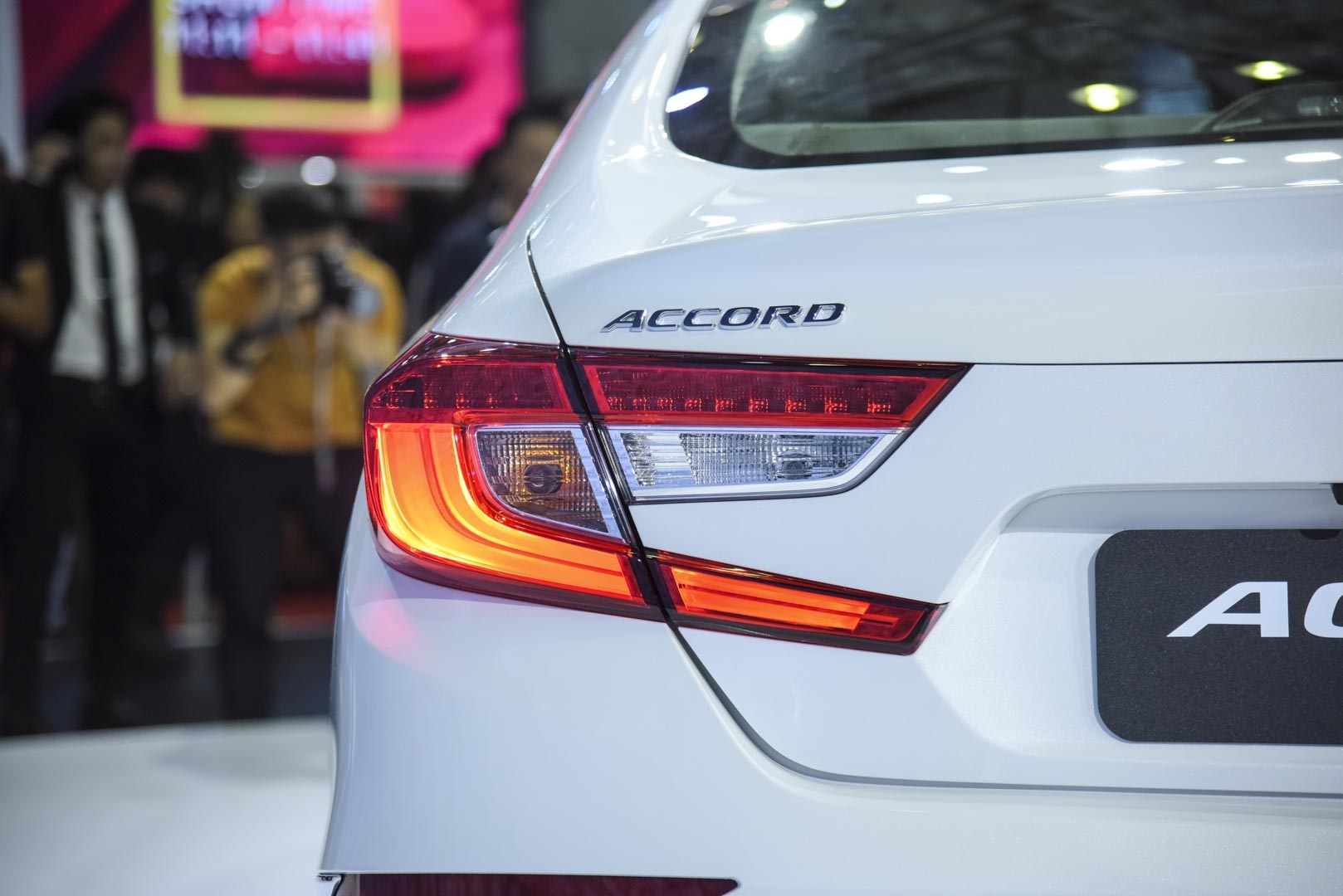 anh chi tiet honda accord 2019 gia hon 13 ty dong