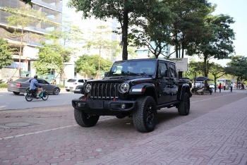 video can canh chiec jeep gladiator rubicon doc nhat viet nam gia gan 4 ti dong