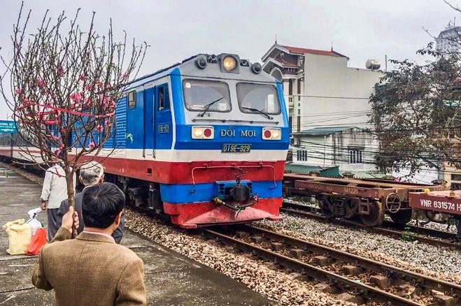 Hàng loạt vé tàu địa phương Tết Nhâm Dần 2022 được mở bán