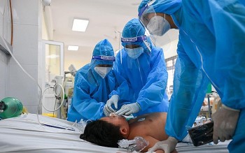 Ngày 11/1, Hà Nội ghi nhân 2.884 ca mắc mới COVID-19, gần 500 bệnh nhân trở nặng và nguy kịch Ngày 11/1, Hà Nội ghi nhân 2.884 ca mắc mới COVID-19, gần 500 bệnh nhân trở nặng và nguy kịch