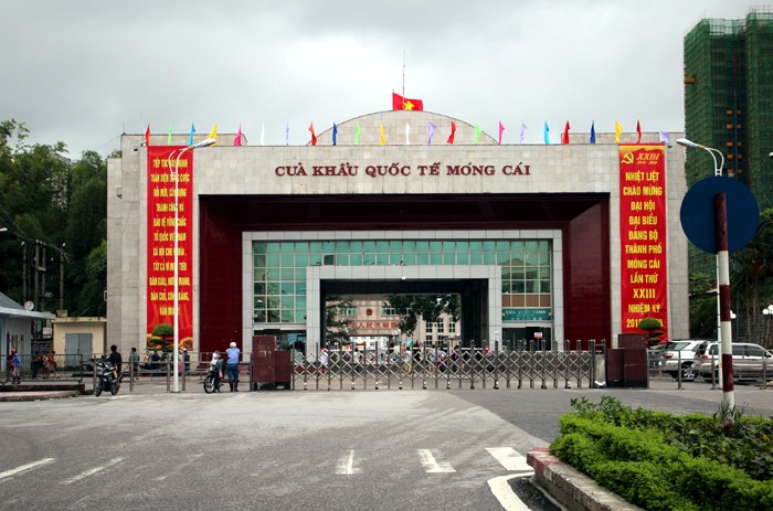 Quảng Ninh tạm dừng tiếp nhận hàng hóa tại cửa khẩu Móng Cái đến Tết Nguyên đán