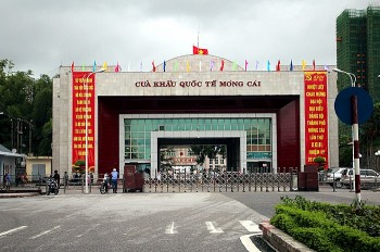 Quảng Ninh tạm dừng tiếp nhận hàng hóa tại cửa khẩu ngay trước Tết