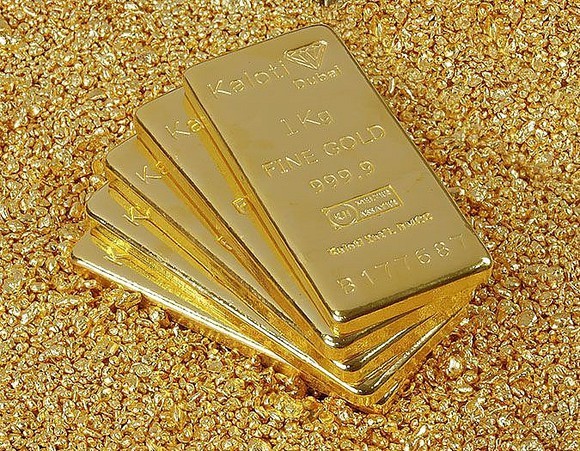 Giá vàng trong nước tiến sát mốc 62 triệu đồng/lượng