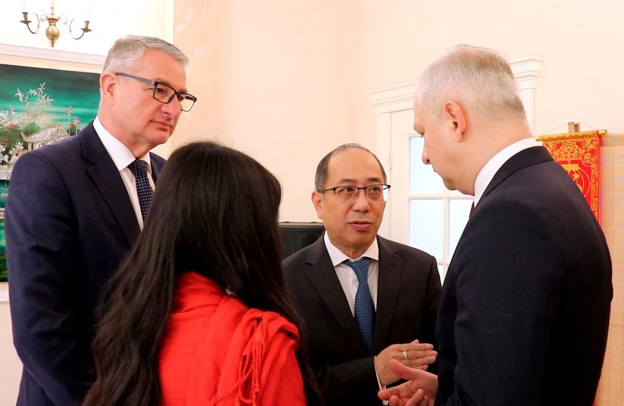 đại diện bạn bè Ba Lan đến từ Bộ Ngoại giao, Hội Nghị sỹ hữu nghị và Hội Hữu nghị Ba Lan – Việt Nam