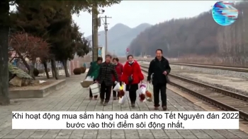 Độc đáo phiên chợ Tết trên tàu hỏa ở Trung Quốc