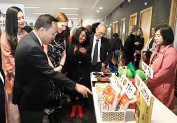 Sản phẩm truyền thống Việt Nam tham gia Tết cộng đồng tại London, Vương quốc Anh