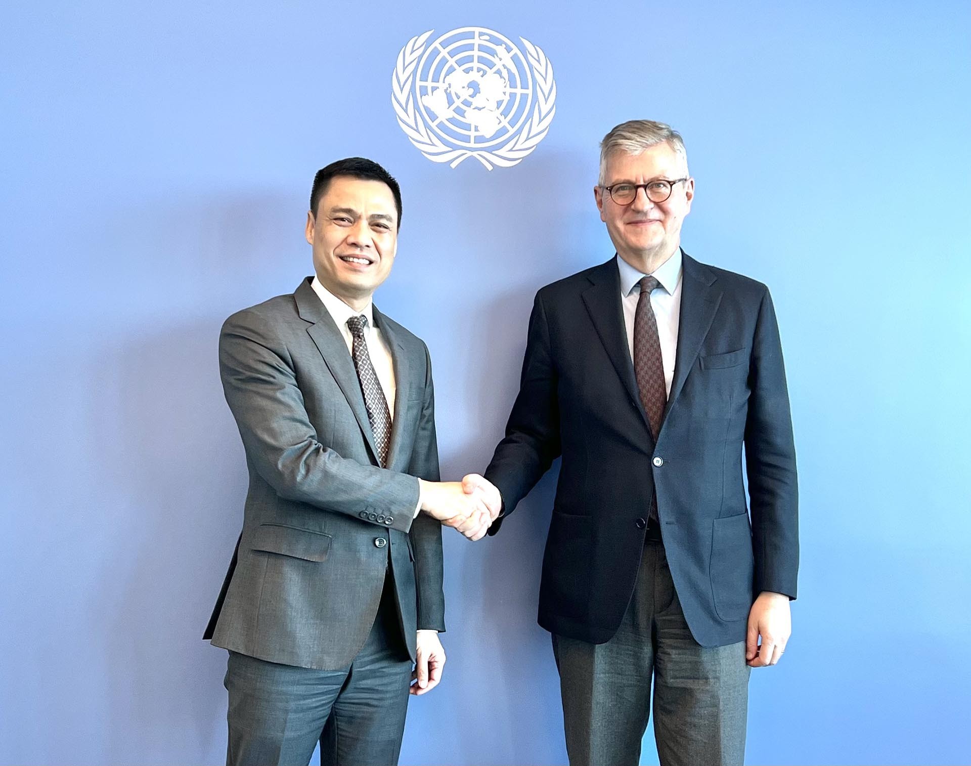 Đại sứ Đặng Hoàng Giang gặp ông Jean-Pierre Lacroix, Phó Tổng thư ký Liên hợp quốc.