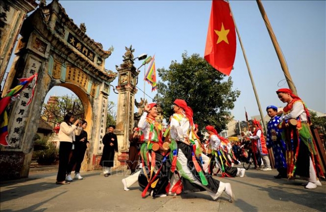 Về làng Triều Khúc xem điệu múa Bồng