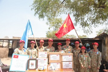 Lính "mũ nồi xanh" Việt Nam mang "mùa xuân" đến với tù nhân ở Nam Sudan