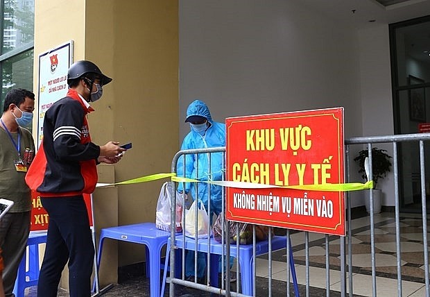 Số ca mắc COVID-19 mới vượt mức 100 nghìn ca/ngày