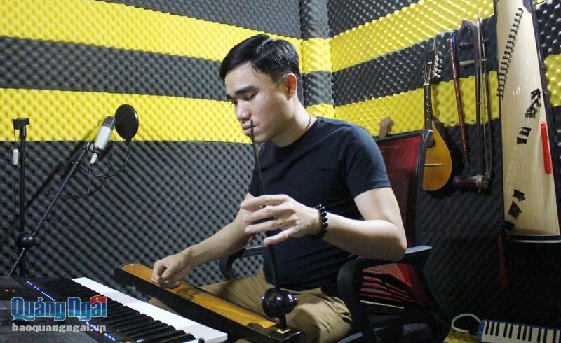 Anh Nguyễn Hữu Phước đã vượt qua nghịch cảnh, theo đuổi đam mê âm nhạc. 