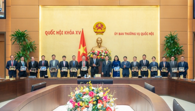 Chủ tịch Quốc hội tiếp Trưởng các Cơ quan đại diện của Việt Nam ở nước ngoài