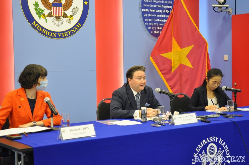 (04.20) Đại sứ Mỹ tại Việt Nam Marc Knapper trong buổi họp báo chính thức đầu tiên tại Hà Nội. (Ảnh: Minh Quân)