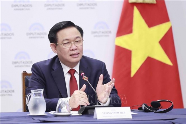 Tiếp thu tinh hoa văn hoá của bạn để làm giàu thêm văn hoá của cộng đồng