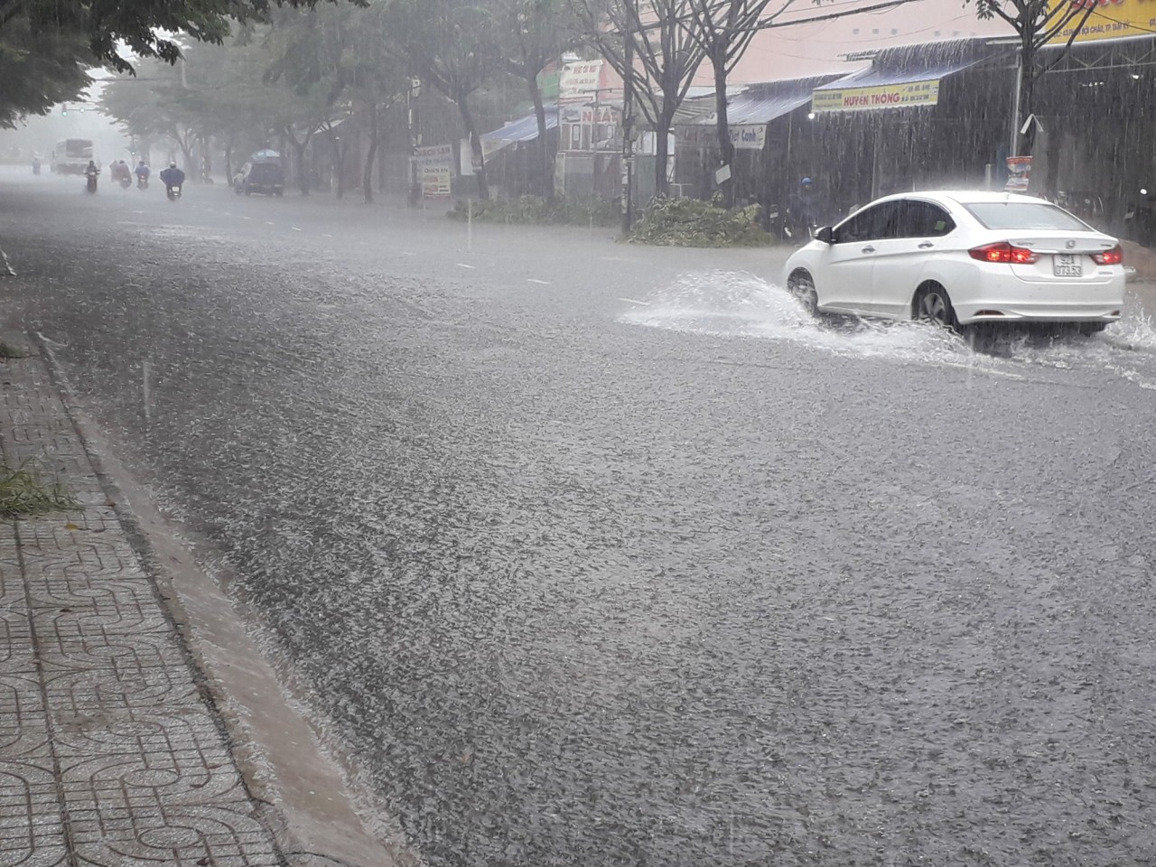 Chủ động ứng phó với mưa lớn, nguy cơ lũ quét và sạt lở đất