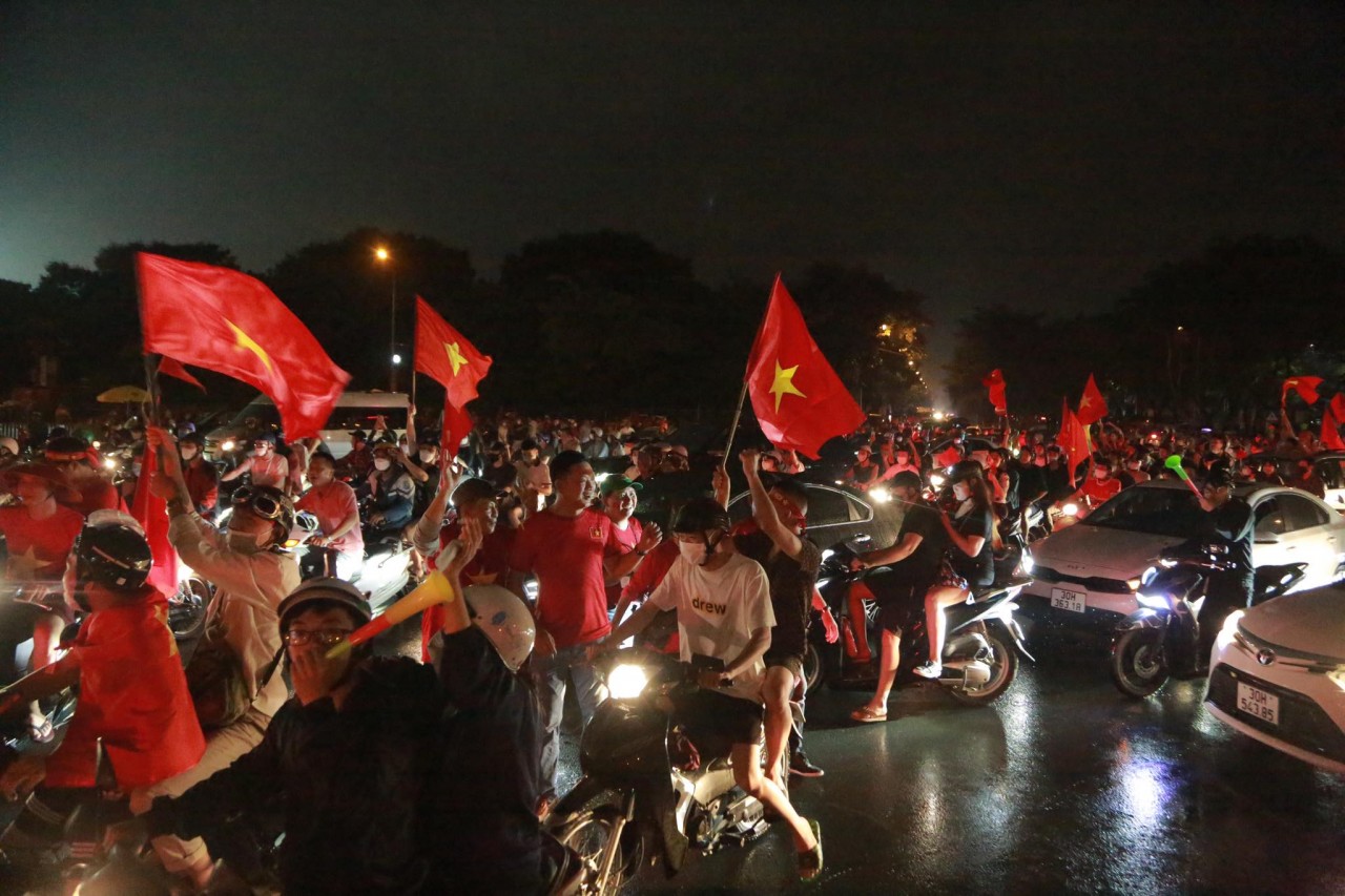 Hà Nội: hàng triệu người hâm mộ đổ ra đường ăn mừng U23 Việt Nam vô địch Sea Games 31 Hà Nội: hàng triệu người hâm mộ đổ ra đường ăn mừng U23 Việt Nam vô địch Sea Games 31